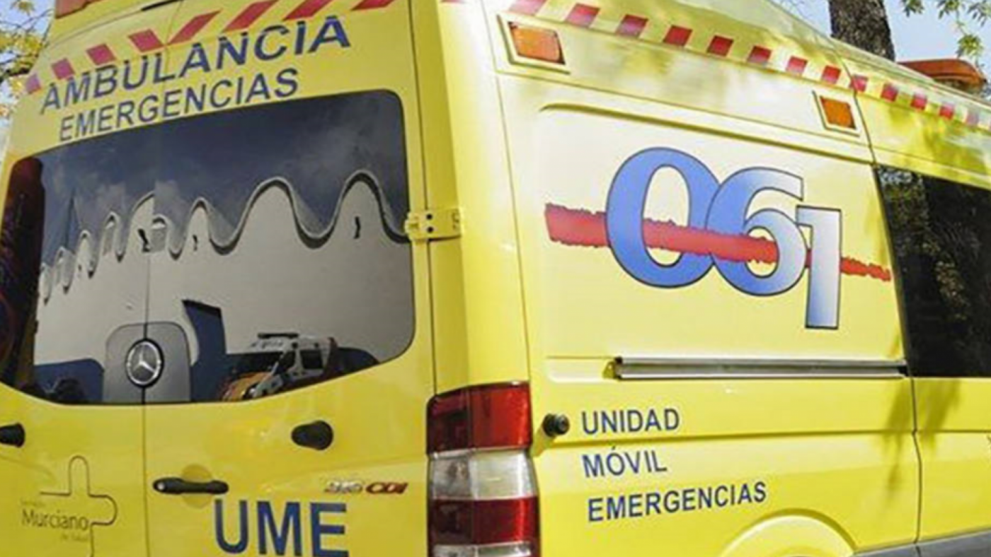 Herido grave un motorista tras colisionar con un turismo en Alhama de Murcia