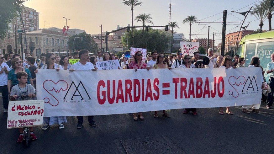 Los médicos paran para visibilizar su "situación límite"