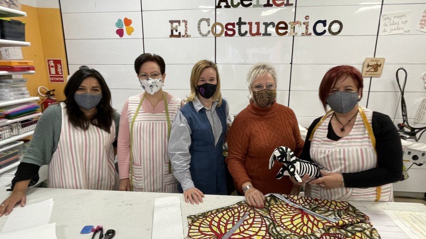 TURNO DE NOCHE. El Costurerico expone su proyecto de moda upcycling en la Universidad de Murcia