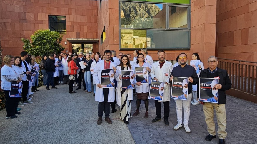 Médicos y enfermeros de Cieza Oeste protestan por una nueva agresión