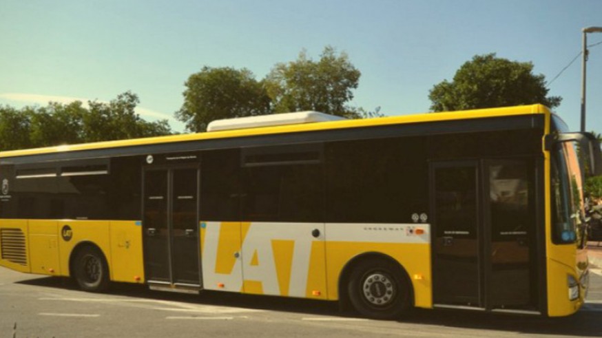 Imagen de un autobús de Latbus