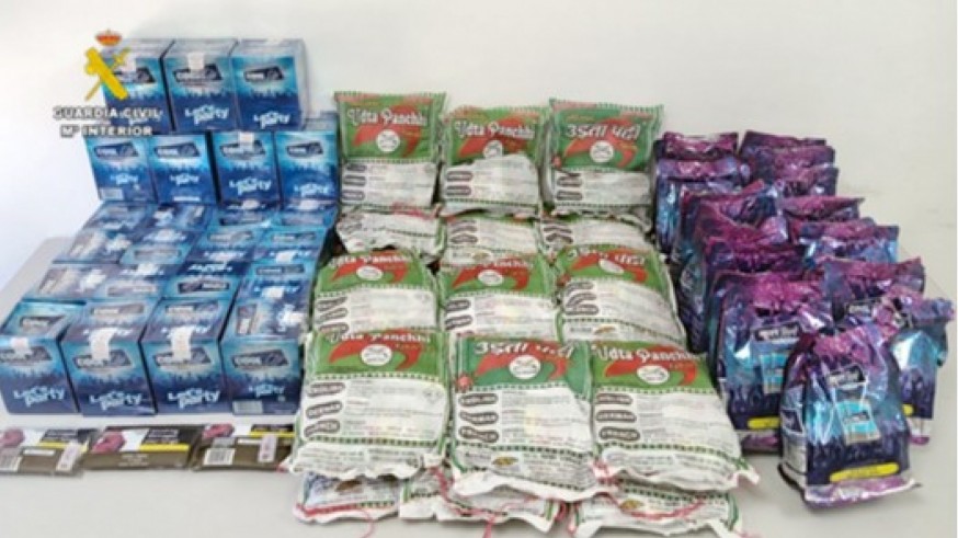 Guardia Civil incauta más de 950 bolsitas de tabaco ilegal en Los Alcázares