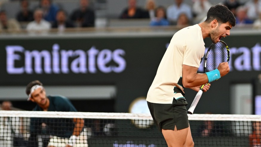 Alcaraz funde a Musetti y vuelve a la final de Roland Garros