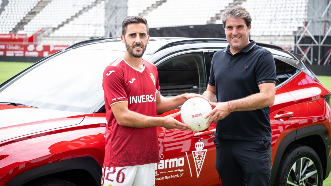 Moyita: "Sabía hace años que jugaría en el Real Murcia"