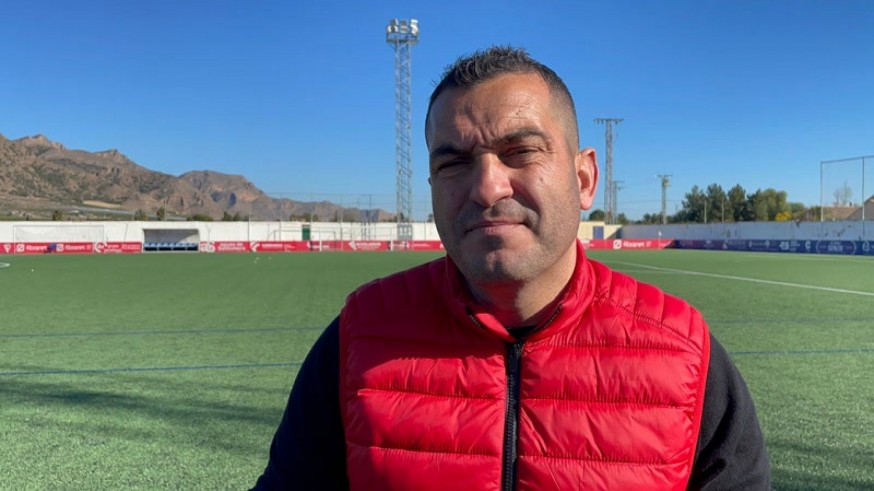 Adrián Hernández: "Me preocupa la calidad individual y versatilidad táctica del Racing Murcia”