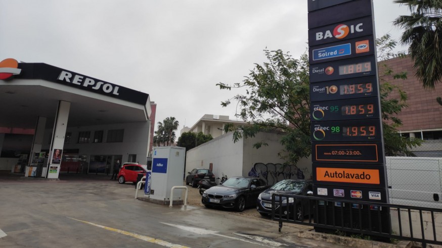Las gasolineras afrontan con incertidumbre la aplicación de la bonificación a los combustibles