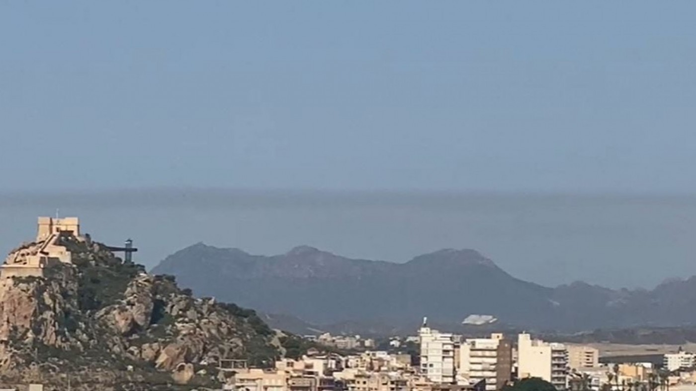 La AEMET no descarta que el humo visible en Águilas proceda de los incendios de Canadá