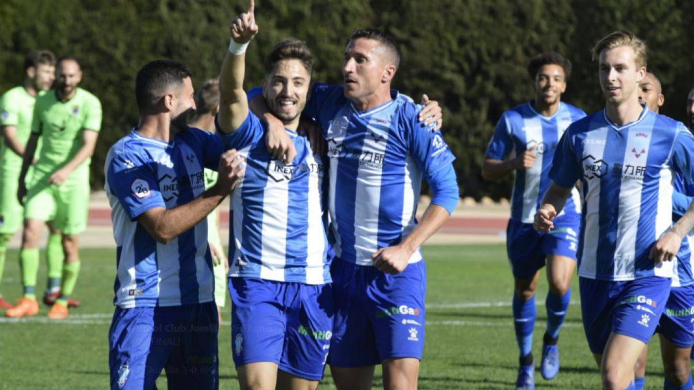 El Jumilla vence 3-0 al Badajoz 