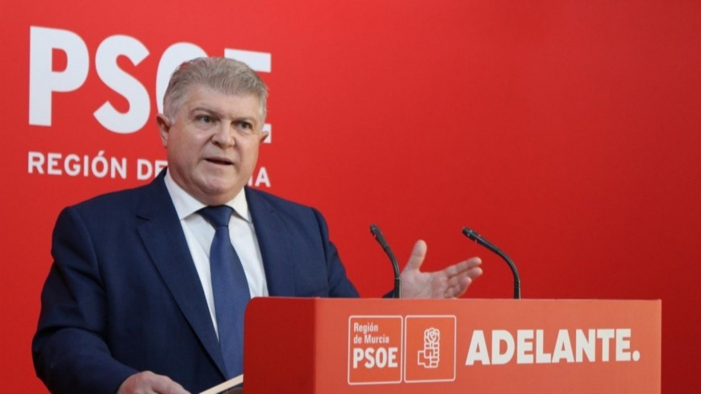 Vélez (PSOE): "El Gobierno regional está instalado definitivamente en la ilegalidad"