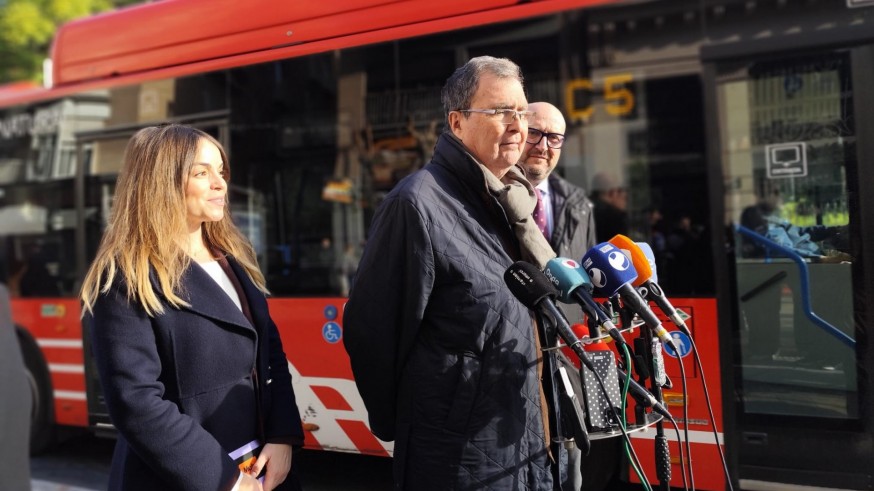 El Mirador viaja en el primer trayecto de la línea de tranvibús entre Murcia y El Palmar