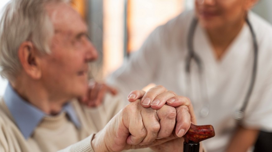 Colegio de Enfermería. Enfermos en residencias de mayores