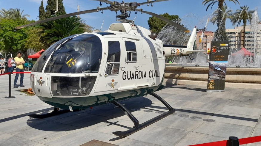 Exhibición de medios de la Guardia Civil por su aniversario