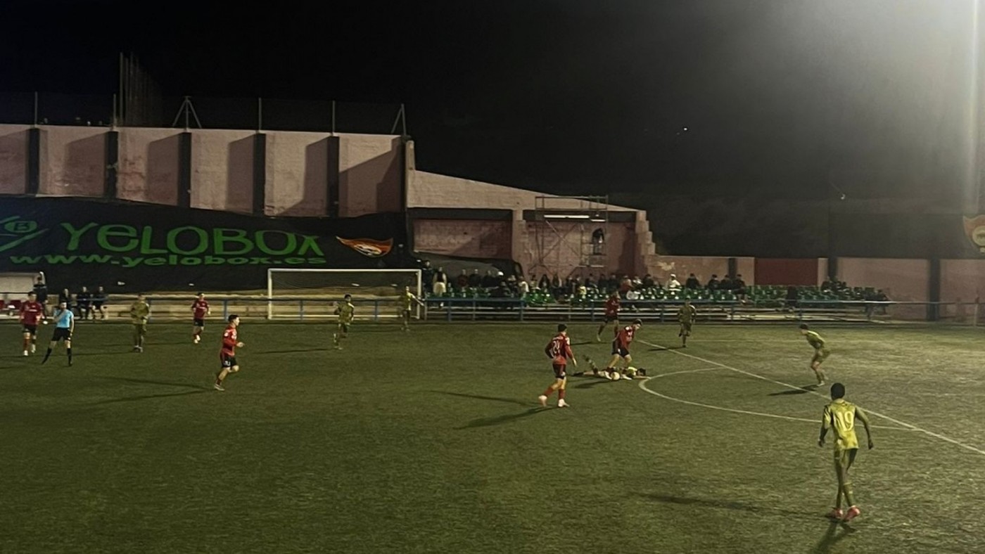 El Cieza no titubea ante el Imperial (2-0)