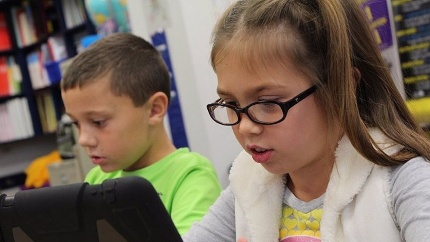 El grupo de expertos recomienda no usar dispositivos electrónicos en colegios antes de 5º de Primaria