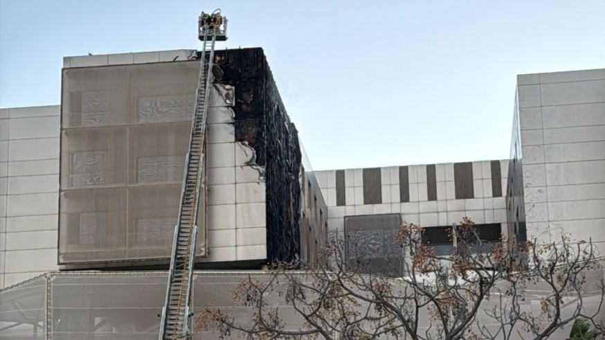 El segundo incendio en una década en el hospital pone el foco en el revestimiento 