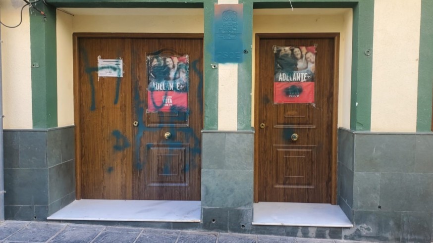 La sede del PSOE de Moratalla amanece con pintadas e insultos