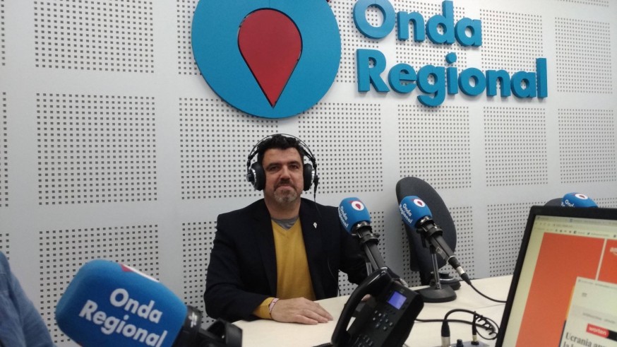 Txena Almela en los estudios de ORM