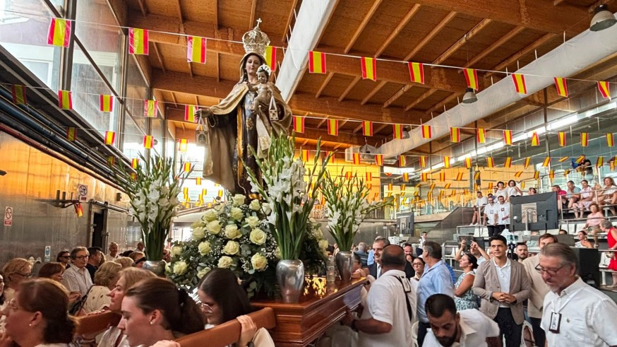 Águilas celebra la festividad del Carmen entre la devoción tradicional y la preocupación por el futuro pesquero