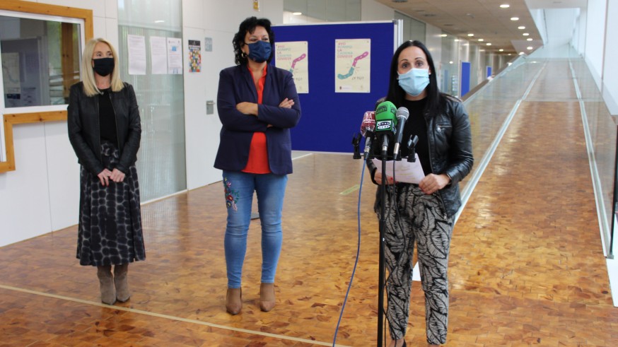 Las concejalas de Yecla durante la presentación de la campaña