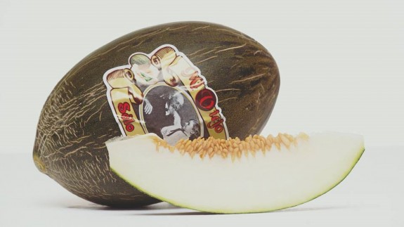 NO ES UN VERANO MÁS. Una razón de peso. 'Subasur' dona 2.000 kg de melones a Jesús Abandonado
