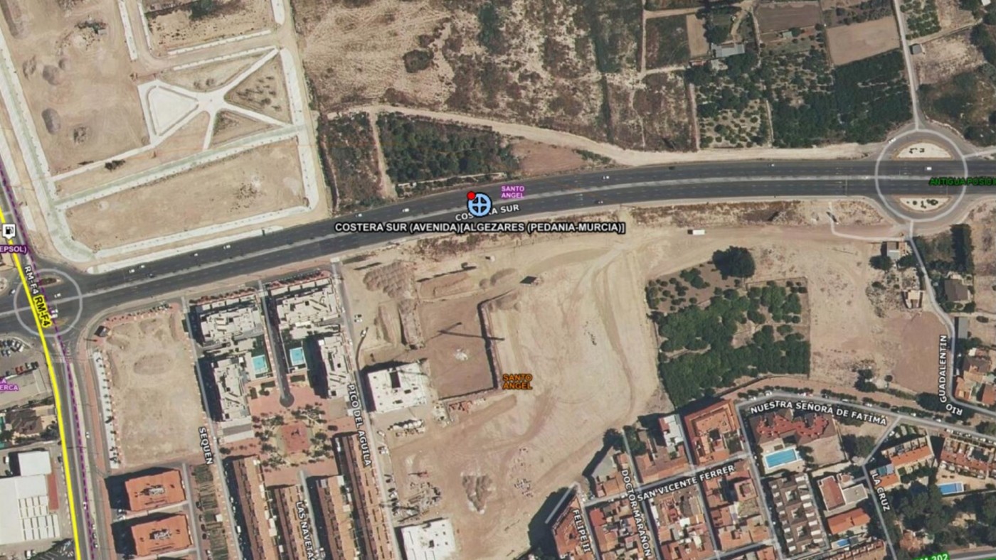 Tres heridos en el choque entre una ambulancia y un turismo en Algezares