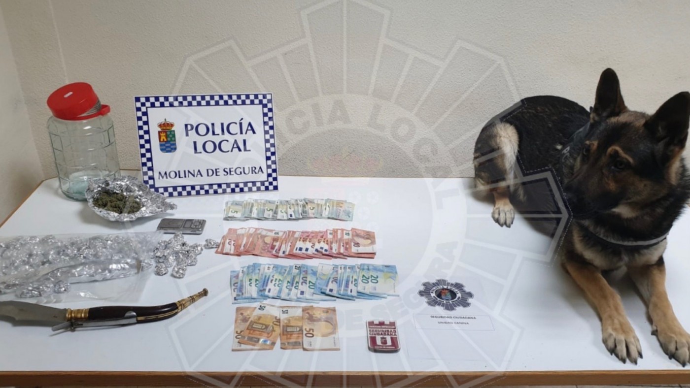 Cuatro detenidos en un punto de venta de droga en Molina