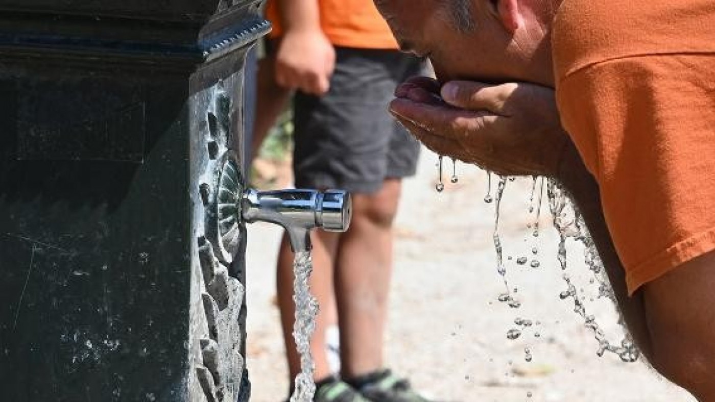 Las fuentes públicas de agua potable no llegan a todas las zonas de la capital