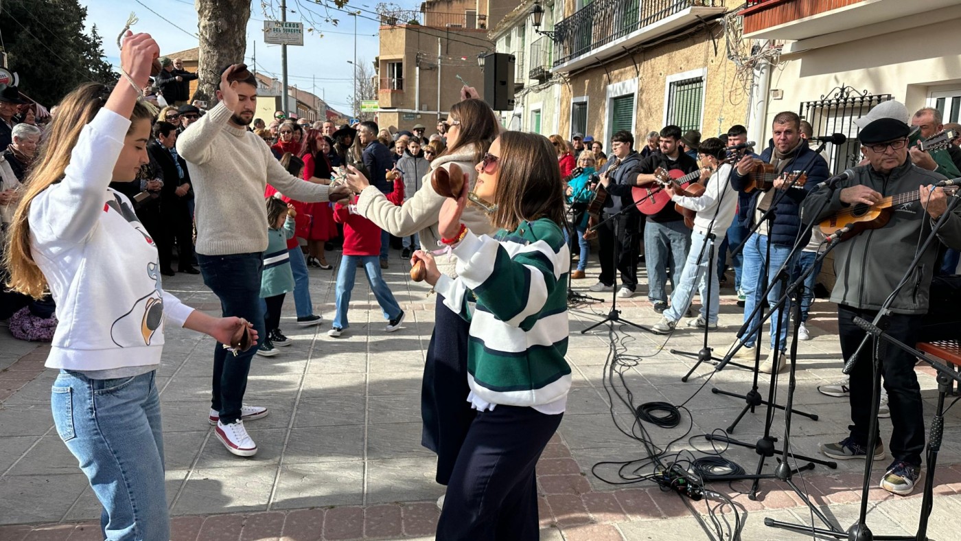 Miles de personas disfrutan de la 45 edición de la Fiesta de Cuadrillas de Barranda.