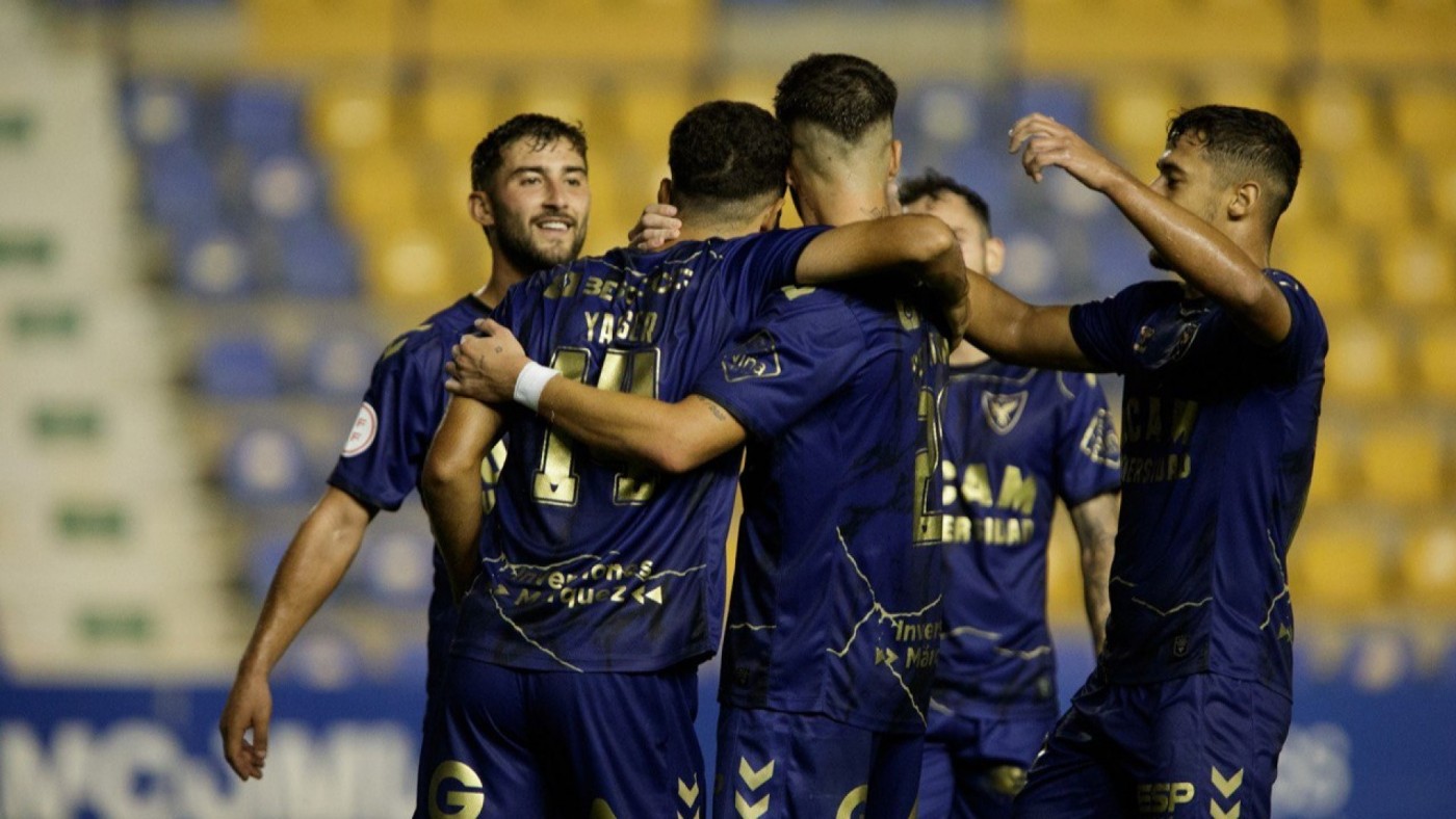 El UCAM Murcia se gusta en casa (3-0)
