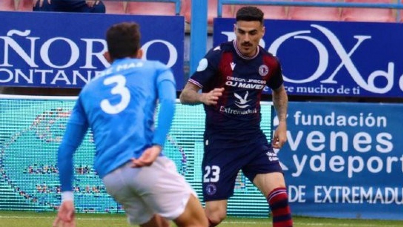 El Águilas pierde pie en Extremadura (1-0)