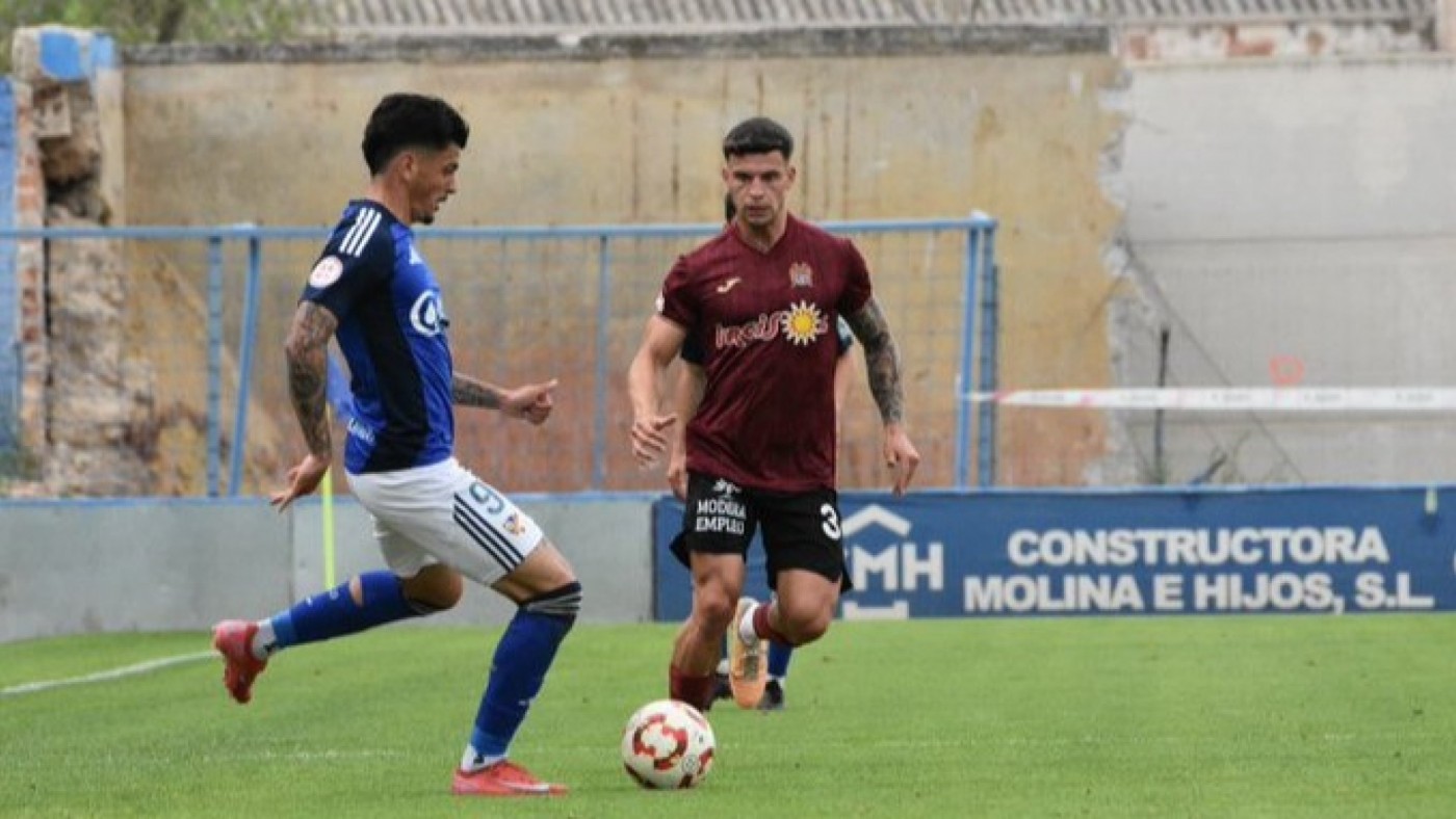 El Águilas recibe un golpe de realidad en Linares (2-0)