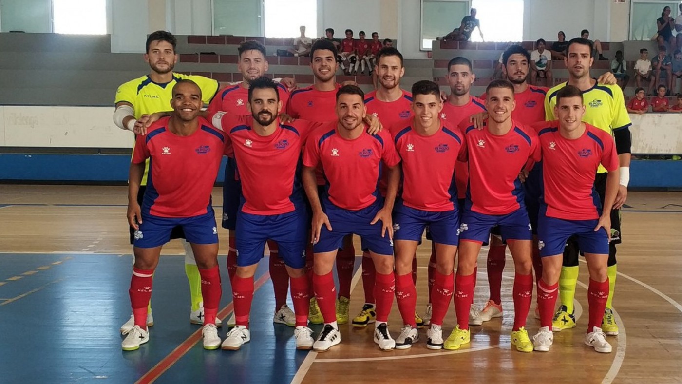 ElPozo Murcia posa antes del encuentro ante el Atlético Mercadal