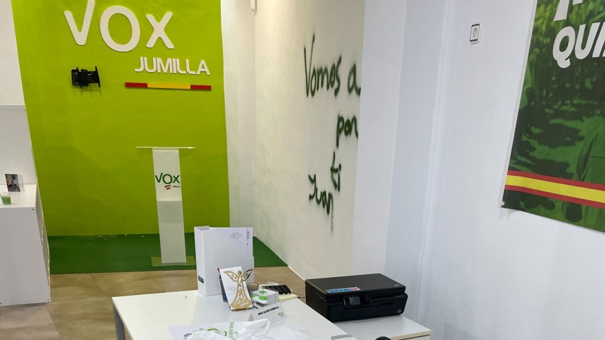 Vox denuncia un ataque a su sede en Jumilla con robo y amenazas a su coordinador