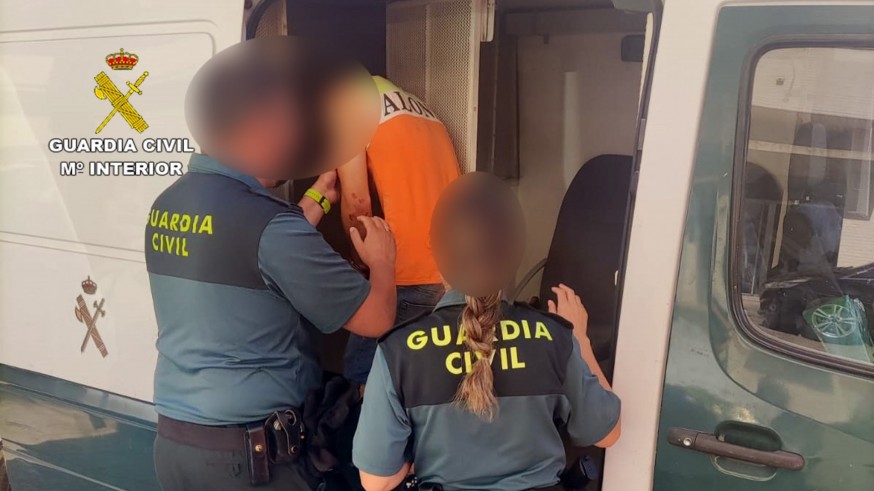 Cuatro guardias civiles fuera de servicio detienen 'in fraganti' al presunto autor de un hurto en Mazarrón
