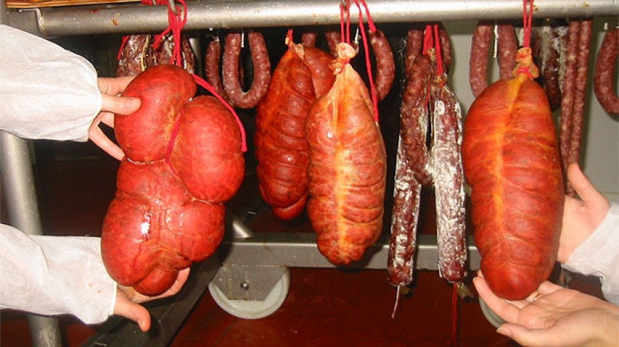 VIVA LA RADIO. La sobrasada mallorquina y sus ingredientes básicos, la carne de cerdo y el pimentón, tienen su origen en Murcia 