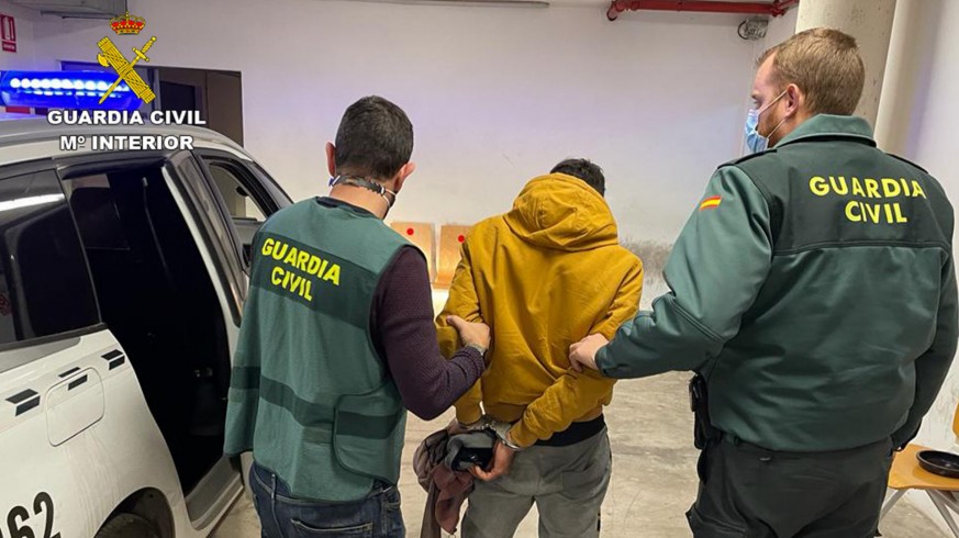 Detenido en Torre Pacheco un experimentado delincuente por una docena de robos en el interior de vehículos