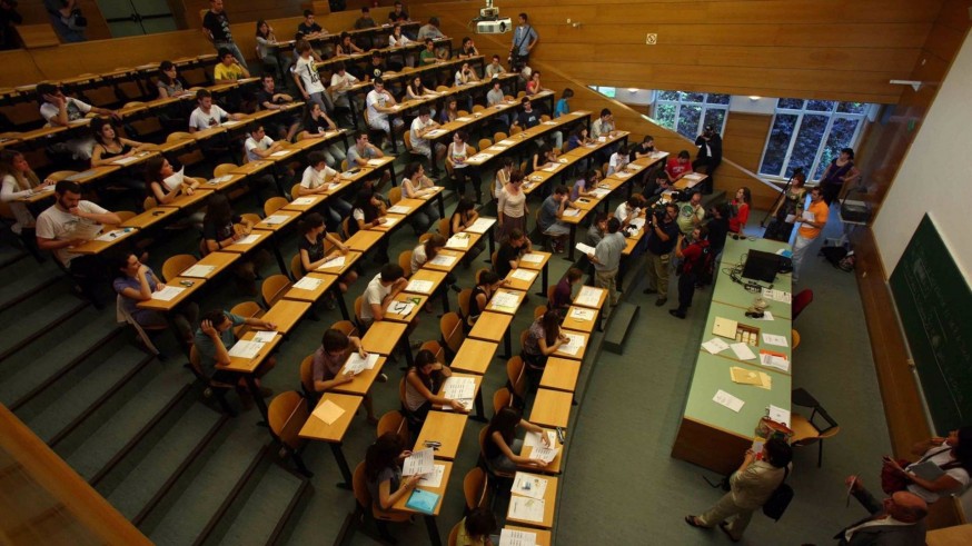La decana de Medicina de la Universidad de Murcia, a favor de eliminar la nota de corte del MIR