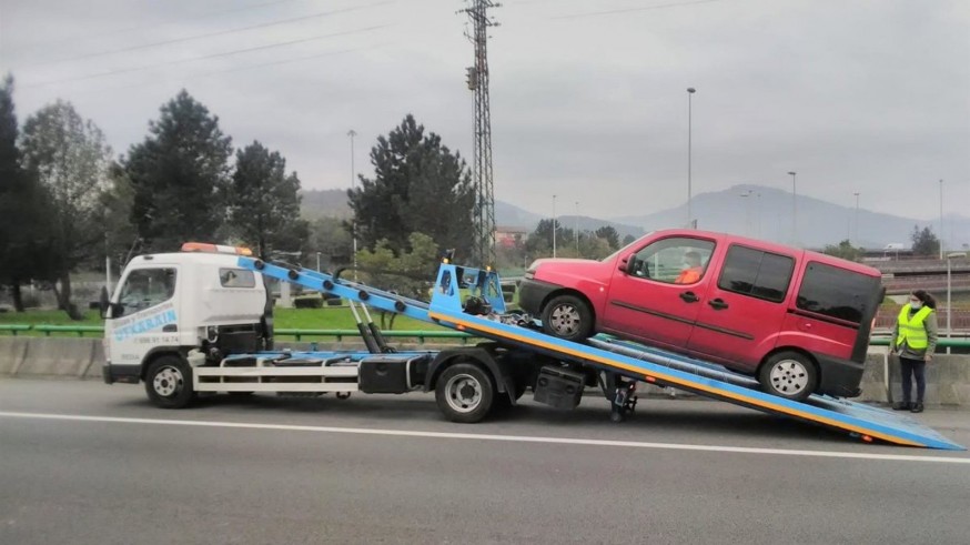 Quieren reducir los tiempos de espera para que las grúas retiren los vehículos de la carretera