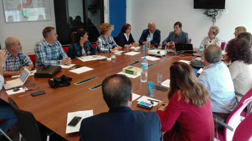 Reunión entre el consejero y los directores de Enfermería
