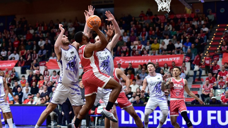 El UCAM no falla ante los devotos del Palacio (100-81)