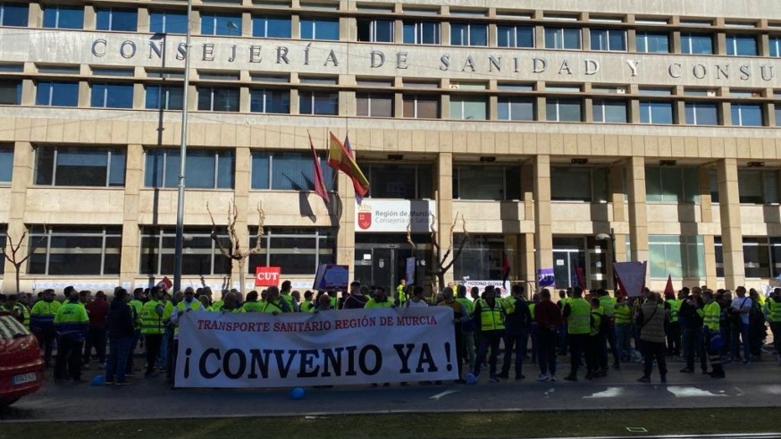 Los conductores de ambulancias volverán a protestar para mejorar sus condiciones laborales el sábado por el centro de Murcia 