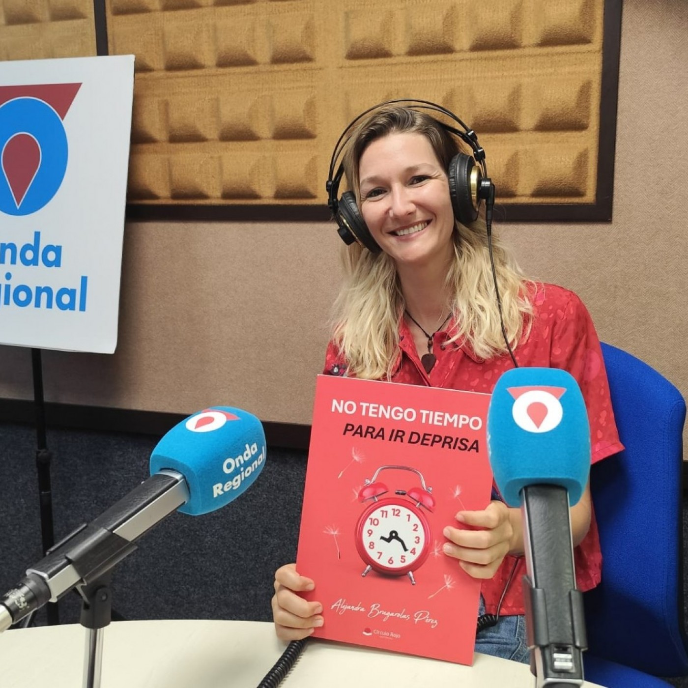 EL ROMPEOLAS T08C082 Alejandra Brugarolas invita a romper el "piloto automático" con su nuevo libro "No tengo tiempo para ir deprisa" (21/06/2026) — EL ROMPEOLAS cover