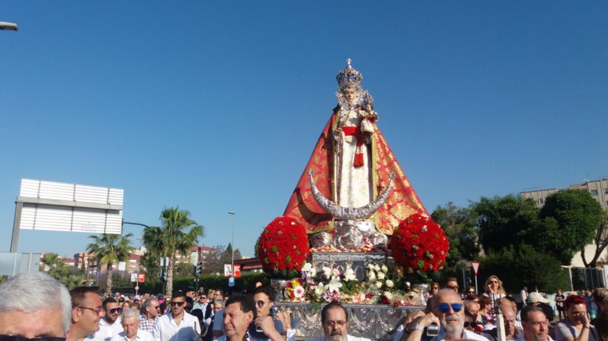 La Virgen de la Fuensanta en su paso por Ronda Sur