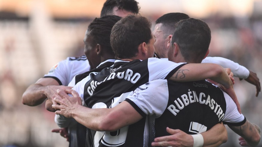 El Cartagena redefine su plantilla para buscar el 'play off' de ascenso con tres fichajes