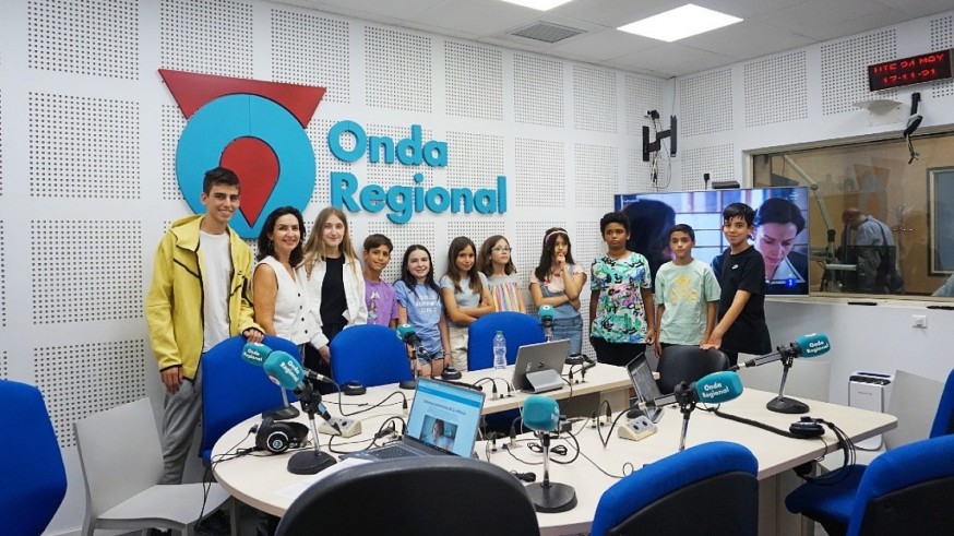 En nuestro Especial Infancia hablamos con la presidenta regional de UNICEF, Carolina Olivares, y 11 jóvenes