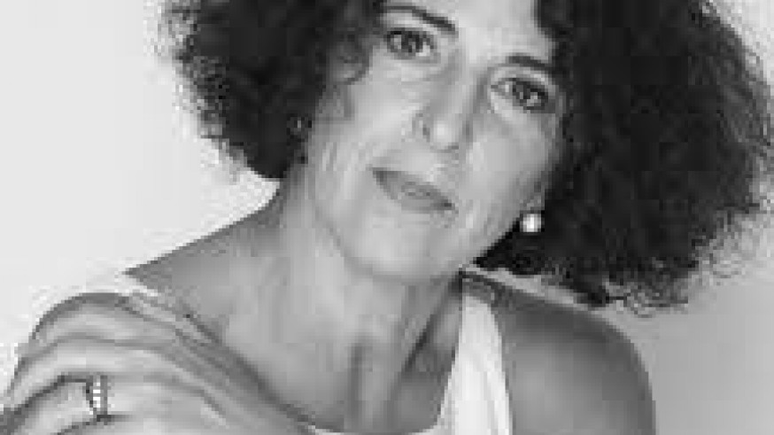 VIVA LA RADIO. Lola López Mondejar: Las canciones de Serrat, con las que España pasó del gris al technicolor 