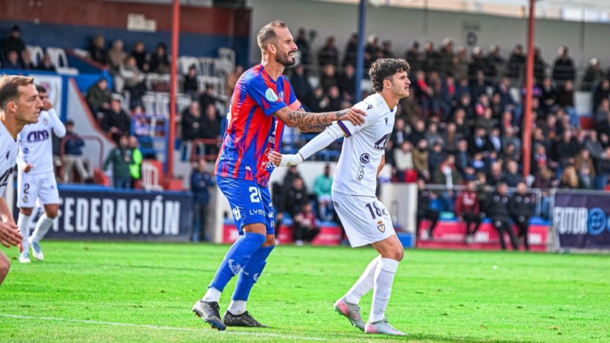 El efecto Iván Ruiz pone las pilas al Yeclano (2-0)