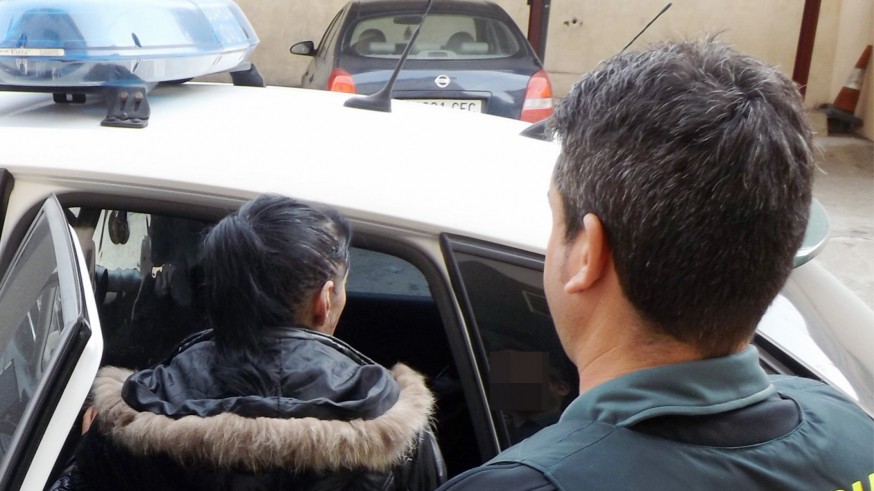 Una de las detenidas