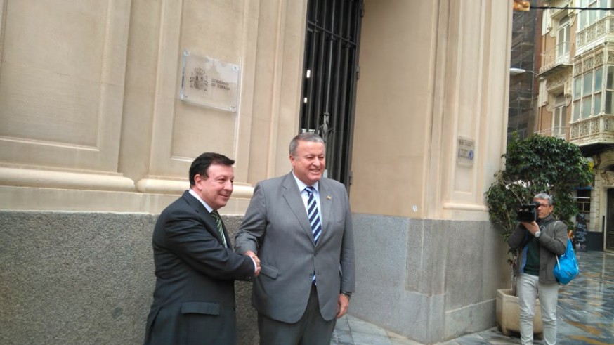 Bernabé junto al delegado de la Mancomunidad de Canales del Taibilla, Adolfo Gallardo