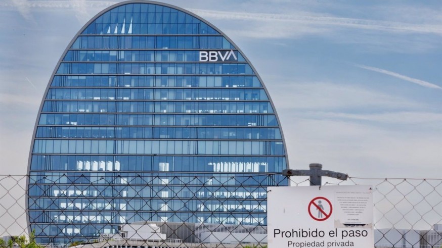 BBVA estudia una posible fusión con el Sabadell